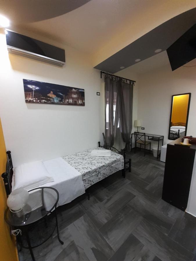 Casa Provenza Hotel Катания Екстериор снимка