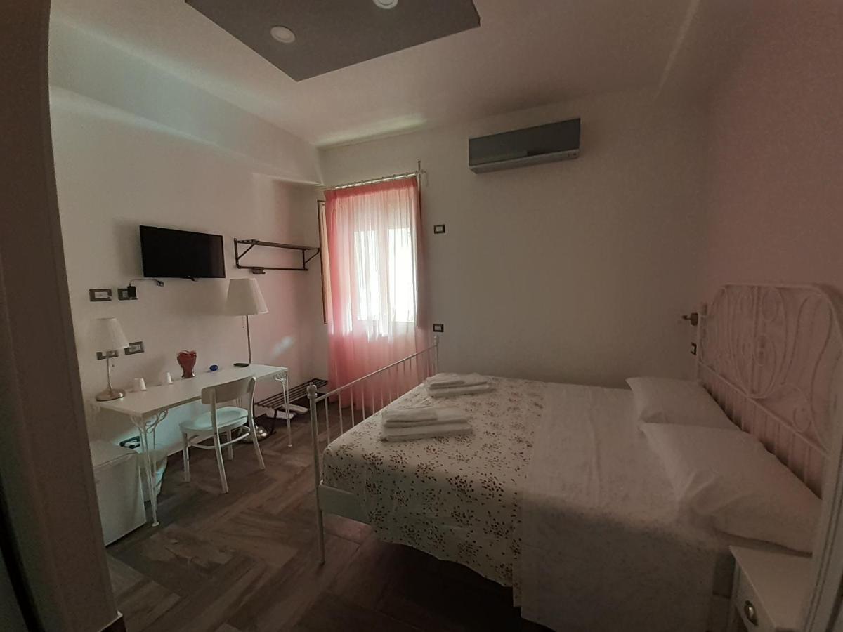 Casa Provenza Hotel Катания Екстериор снимка