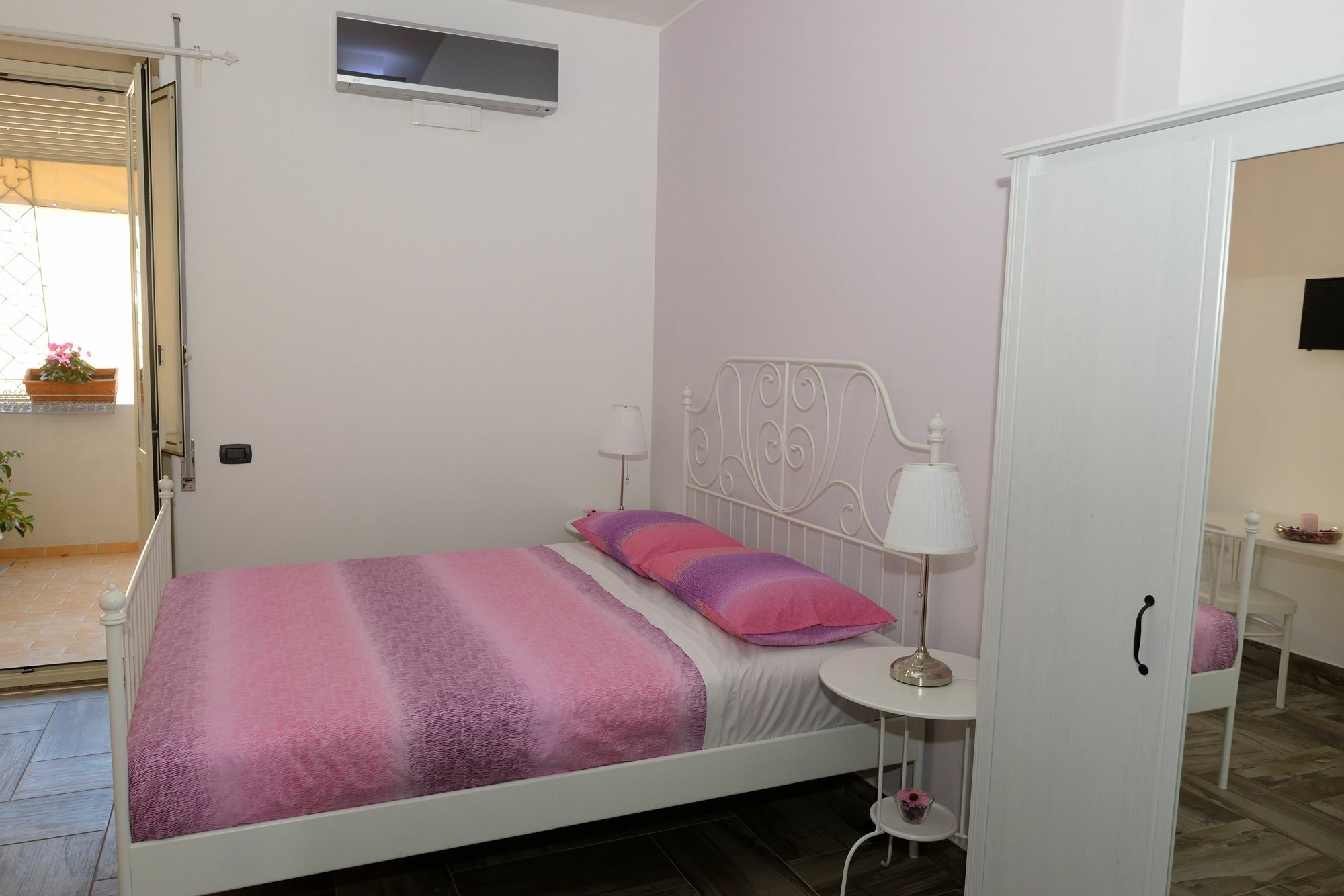 Casa Provenza Hotel Катания Екстериор снимка
